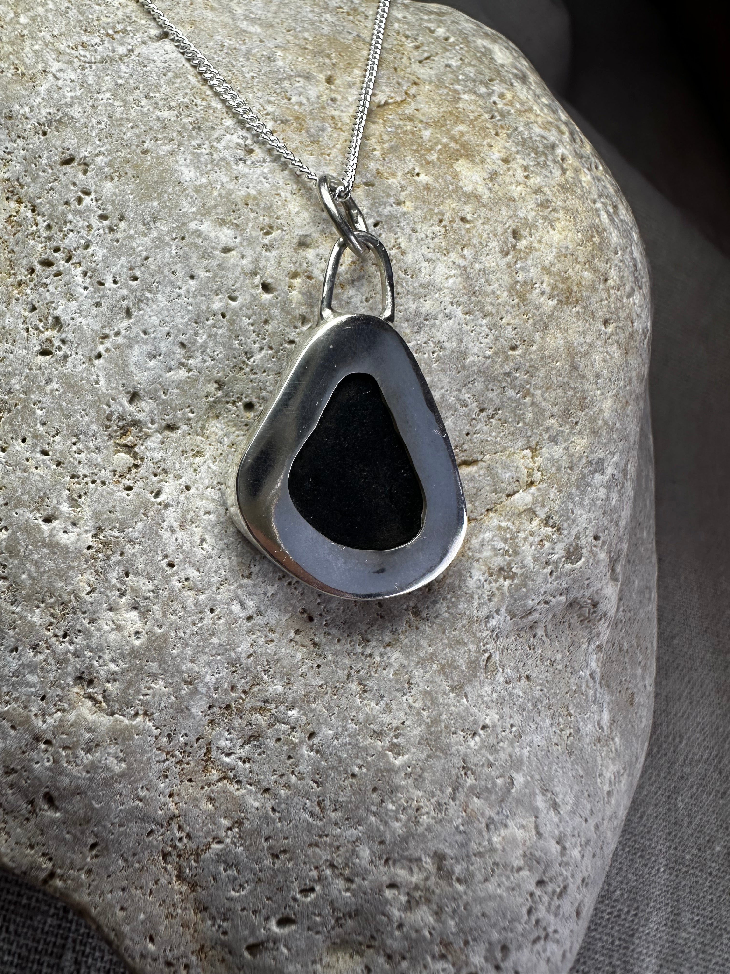 COLGANTE DE CRISTAL MARINO NEGRO (PIRATA)