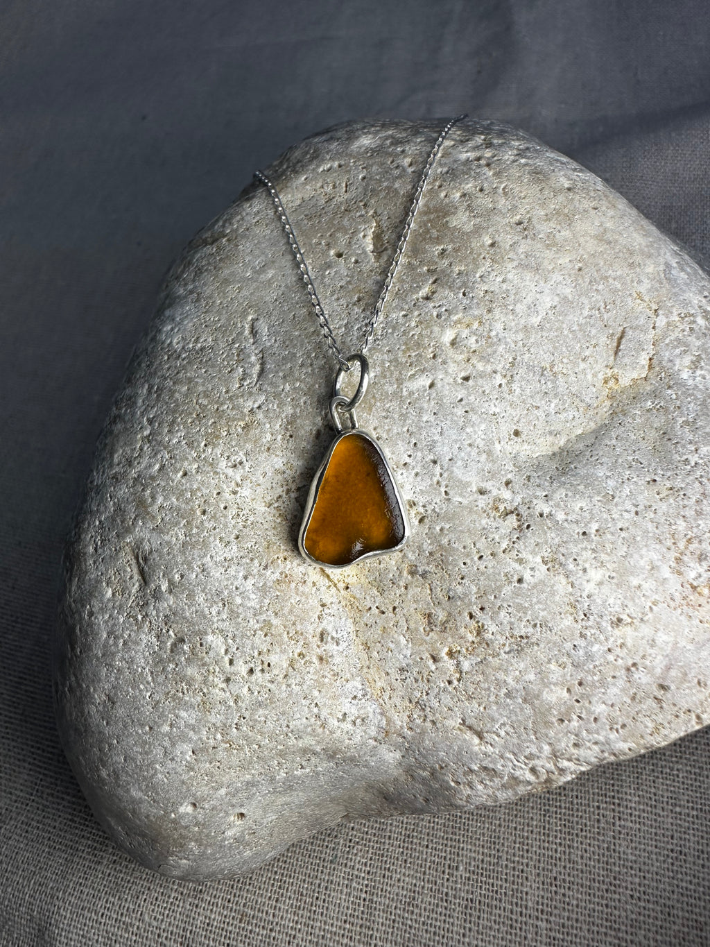 COLGANTE DE VIDRIO MARINO ÁMBAR TOSTADO