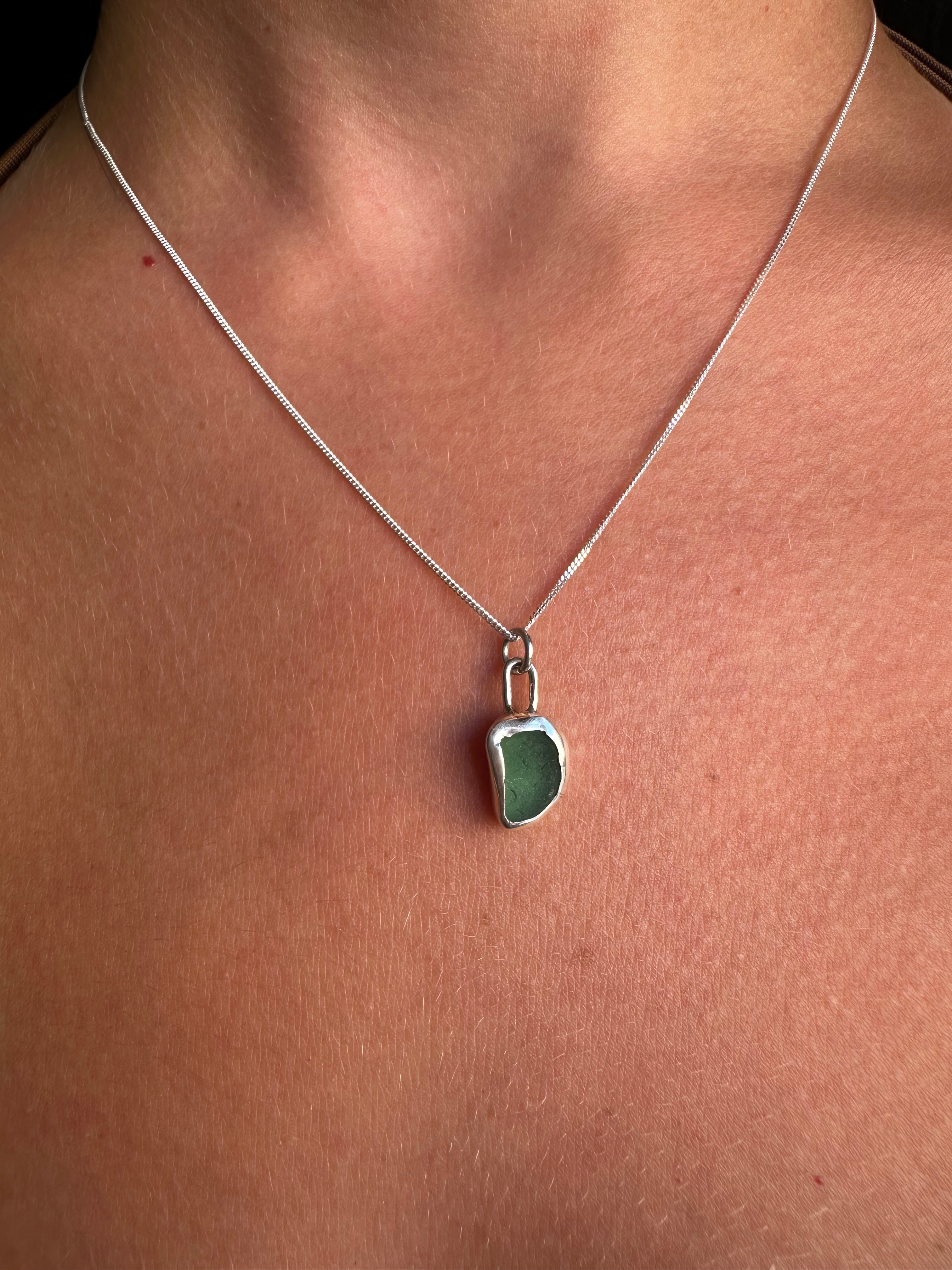 COLGANTE DE VIDRIO MARINO VERDE HOJA