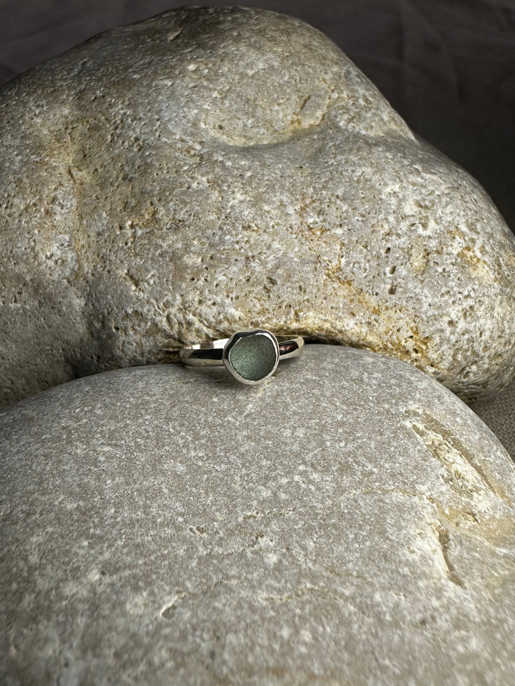 ANILLO DE VIDRIO MARINO GRISÁCEO TALLA 12